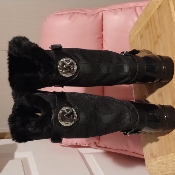 Michael Kors Size 7M NWOT Winter/Rain Boot - Picture 2 of 10